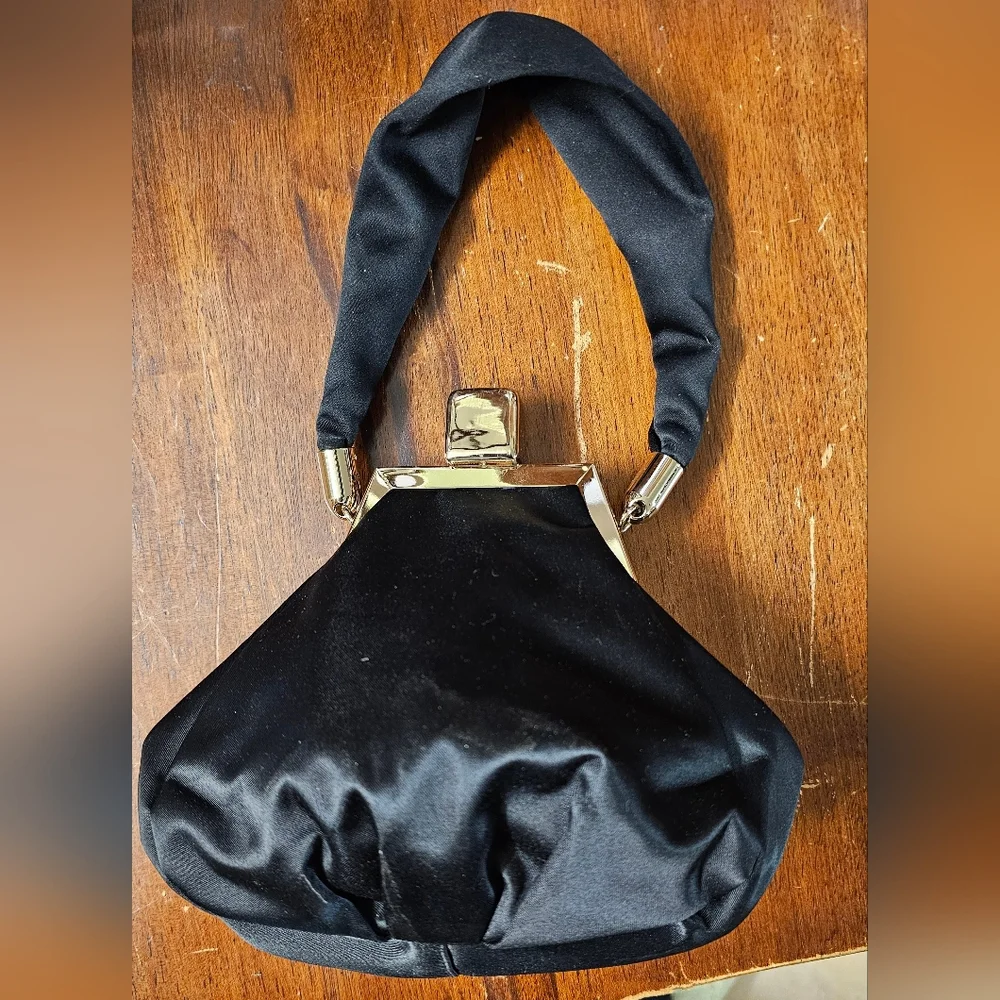 Gorgeous Black Satin Evening Handbag with Goldtone Turnlock closure EUC - Picture 8 of 8